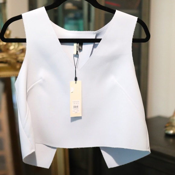 Topshop cropped open back top Size M